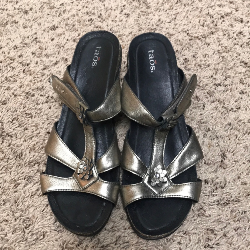 Taos dress sandals